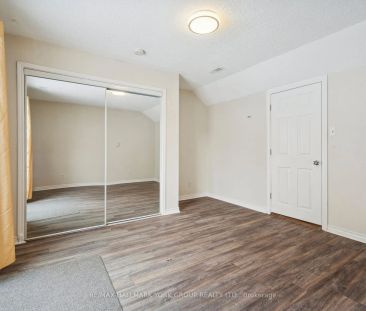 351 Winnifred Drive #(East) - Photo 2