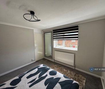 4 bedroom terraced house to rent - Photo 2