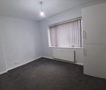 2 bedroom semi-detached house to rent - Photo 6