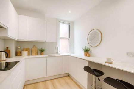 Plough Road, London, SW11 - Photo 5