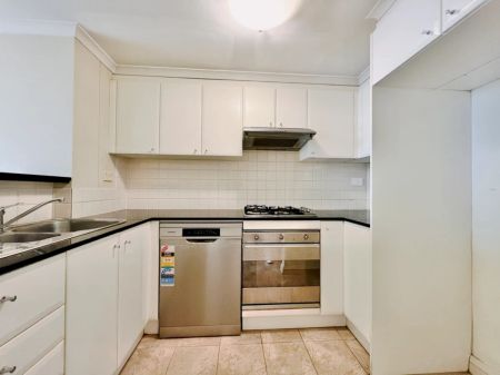 1 bed 1 bath - Photo 4