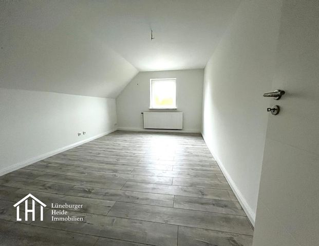 Erstbezug nach Sanierung! Moderne Dachgeschosswohnung in Ebstorf - Foto 1