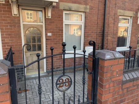 2 bed Terraced - To Let - Photo 2