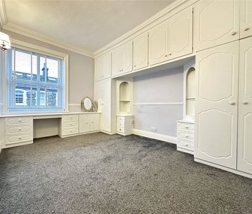 26, Regent Road, Horsforth, Leeds, West Yorkshire, LS18 4NP - Photo 6