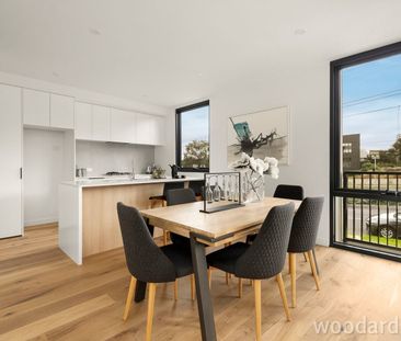 Modern Townhouse in Prime Burwood Location - Photo 3