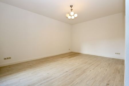 2-Raumwohnung, 1. OG mit ca. 60m² & Balkon in der östlichen Altstadt! - Photo 3