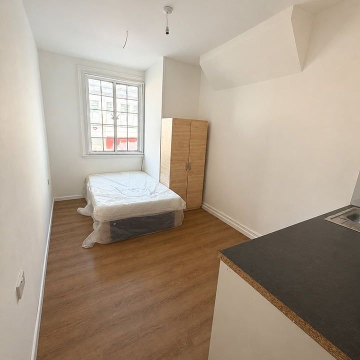Studio Flat, London Road, CR0 - Photo 1