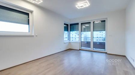 Pronájem bytu 1+kk s balkonem a garážovým stáním v ulici Šternovská, Praha 4 - Chodov. - Fotografie 4