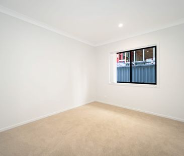 BRAND NEW CONTEMPORARY HOME - MODERN LIVING & EFFORTLESS COMFORT - Photo 5