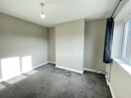 2 bedroom End Terraced House to let - Photo 4
