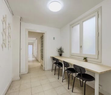 Carrer del Rosselló, Barcelona, Catalonia 08008 - Photo 4