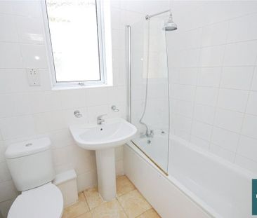 5 bedroom semi-detached house to rent - Photo 4