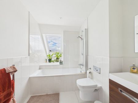 Sycamore Road, Amersham, Buckinghamshire,HP6 - Photo 5