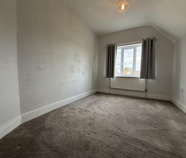 3 bedroom end of terrace house to rent - Photo 3