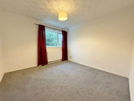 4 bedroom detached house to rent - Photo 5