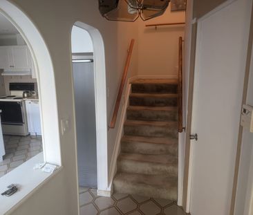 For Lease - 11 Enclave Mews, Toronto, Ontario - Photo 1