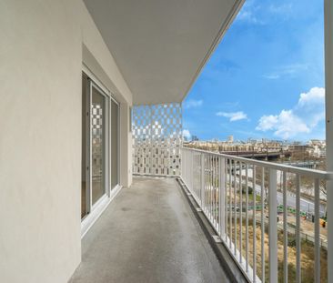 location Appartement T3 DE 55.9m² À CLICHY - Photo 2