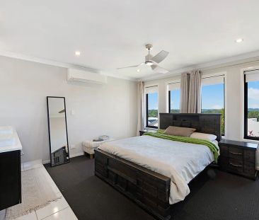 HUGE FAMILY HOME! - Photo 1