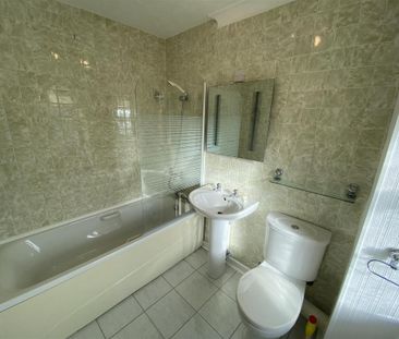 4 bedroom detached house to rent - Photo 1