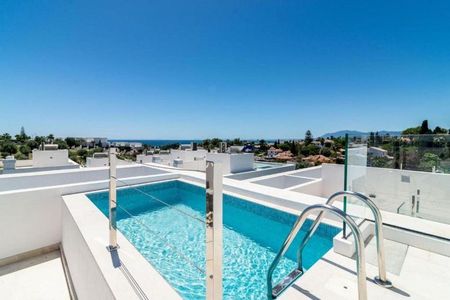 Alquiler de chalet adosado en Calle e - Photo 3