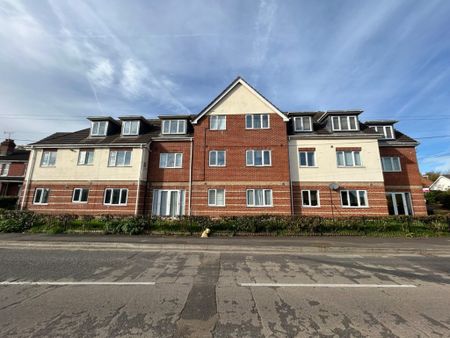 2 Bedroom Flat / Apartment - Bursledon Road, Hedge End - Photo 2