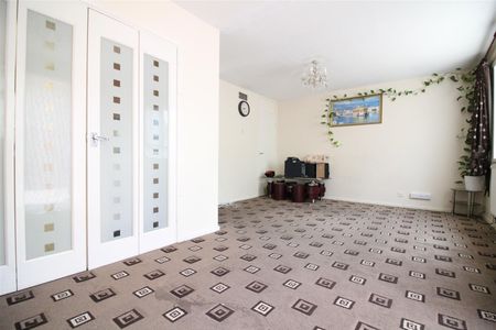 Wellington Road North, Hounslow - Photo 2