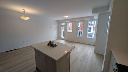 For Lease - 11 Pearen Lane, Barrie, Ontario - Photo 3