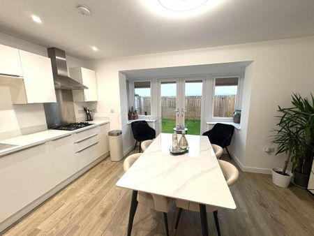 3 bedroom semi-detached house to rent - Photo 4