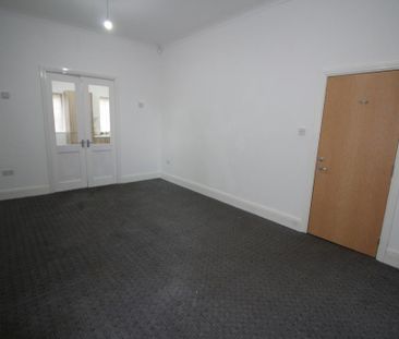 6 bedroom terraced house to rent - Photo 2