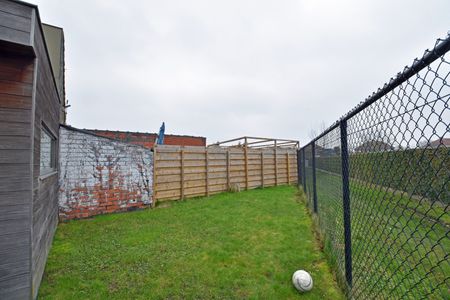 Volledige gerenoveerde woning met zonnig terras en tuin! - Photo 3