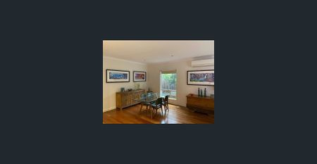 Spacious home in a prime spot, steps from public transport and Merri Creek. - Photo 3