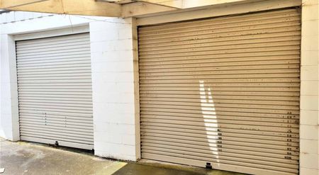 Four bedroom family home - Photo 3