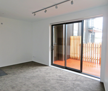 THE FIREMAN'S APARTMENTS - PETONE - Photo 3