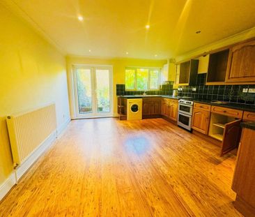 2 bedroom terraced house to rent - Photo 4