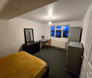 Cowbridge Road, Harrow - Photo 2