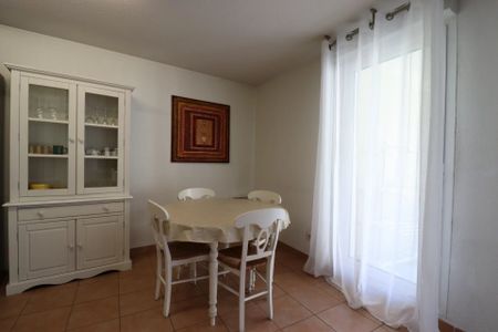 Location Appartement 4 pièces 80m² MARSEILLE 6ème - Photo 2