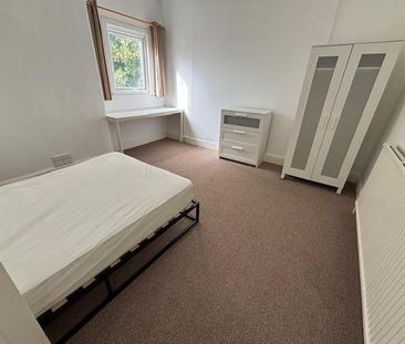 8 bedroom terraced house to rent - Photo 5