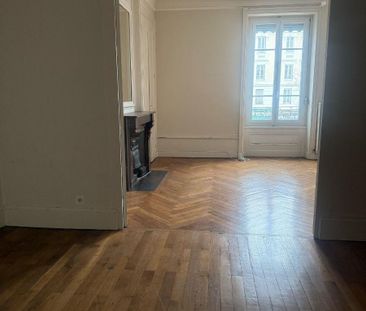 Location Appartement 3 pièces 105m² VILLEURBANNE 69100 - Photo 3