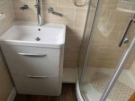 3 bedroom house on Nunts Lane, Coventry, CV6 4GJ area - Photo 4