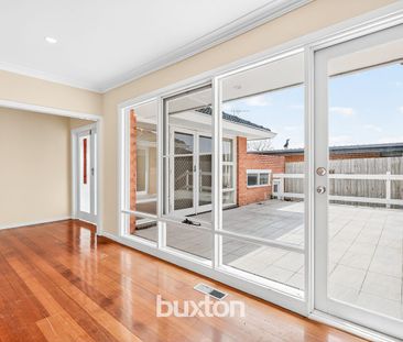 32 Yertchuk Avenue, Ashwood, Vic 3147 - Photo 2