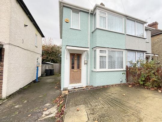 Semi Detached House - Photo 1