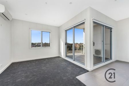 Exclusive 1 Bedroom Apartment Living&excl; - Photo 3