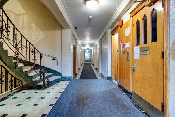 406 Av. des Pins O., Montréal (Le Plateau-Mont-Royal), QC H2W - Photo 1