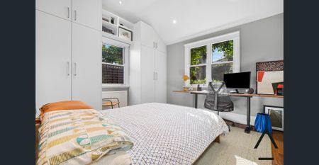 Style & Interior Precision - Photo 2