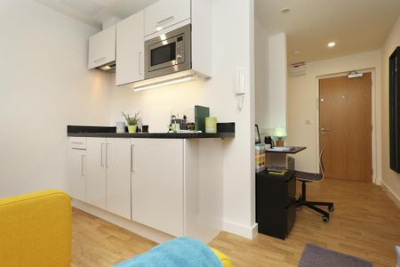 Studio to rent - Photo 2