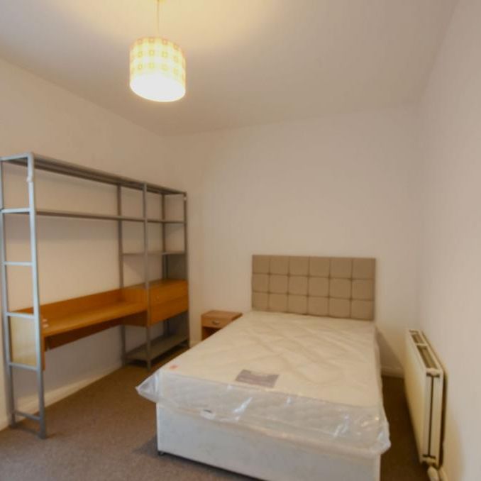 4 bedroom property to rent - Photo 1