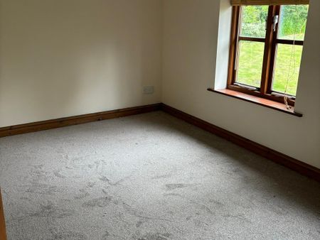 3 bedroom detached house to rent - Photo 2