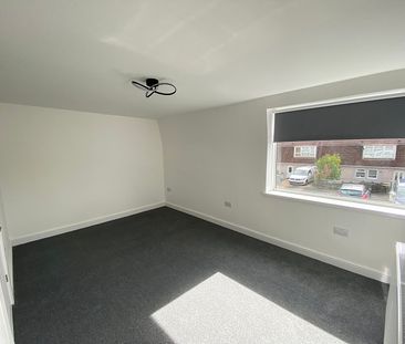 Edgemoor Close, Upper Killay, Swansea, SA2 - Photo 3