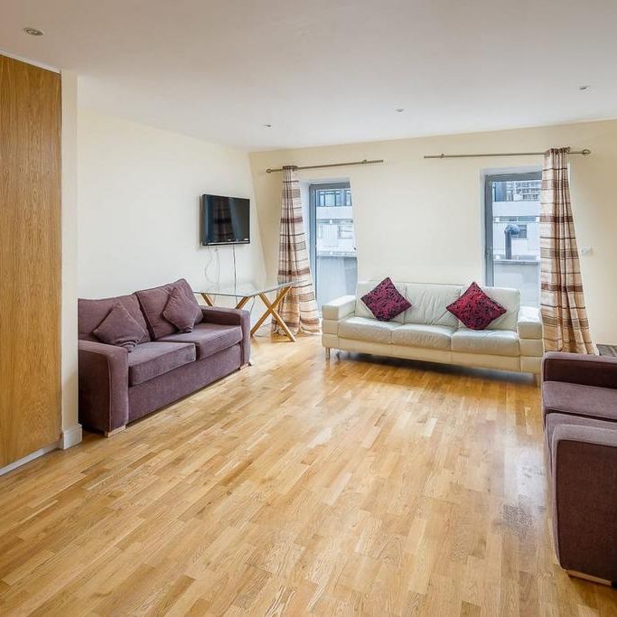 2 bedroom flat to rent - Photo 1