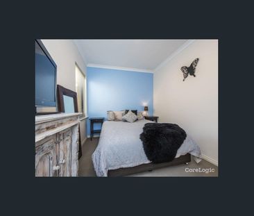 LOW MAINTENANCE 3x2x2 IN CONVENIENT LOCATION - Photo 5